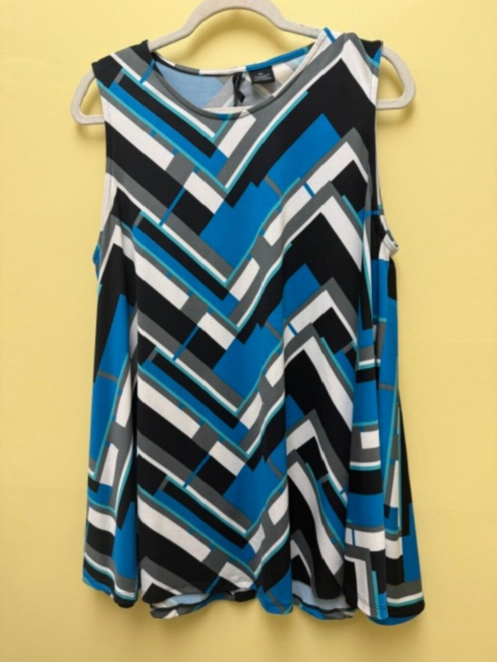 New Directions Sleeveless Geometric Chevron Multi-color Print A-Line Top XL